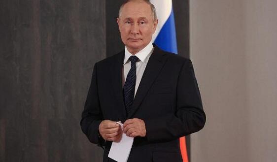 image-putin-gozleyir-1