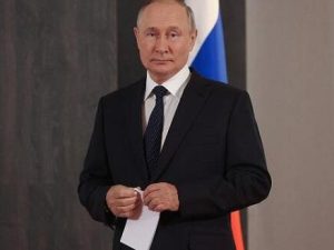 image-putin-gozleyir