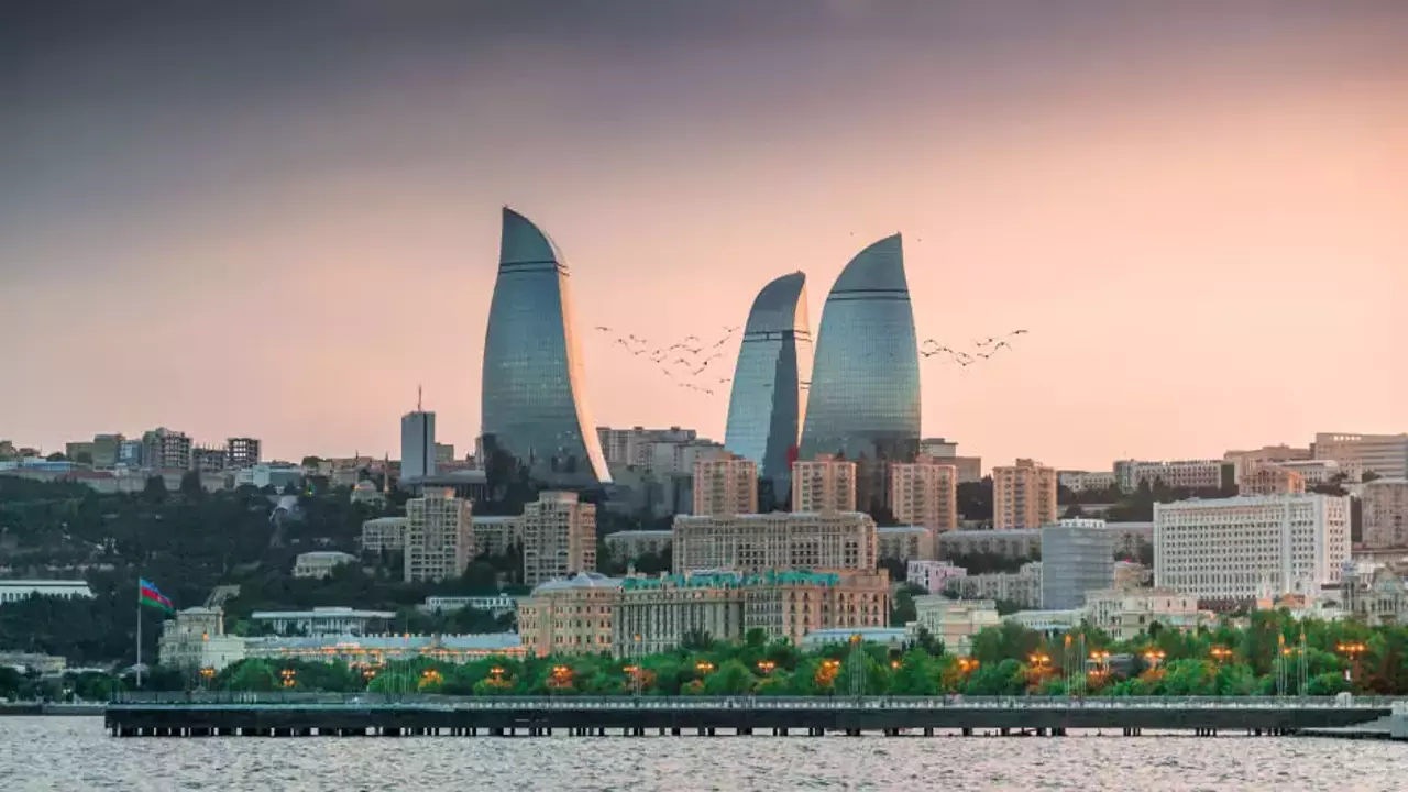 image-kardes_ulke_azerbaycanda_gezilecek_8_yer_ve_lezzetlerle_dolu_mutfagi_1601475111_6158