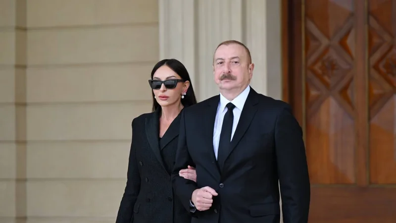 image-ilham-eliyev-ve-mehriban-eliyeva-qelebe-ugrunda-doyushen-azerbaycan-ovladlarinin-xatiresini-aniblar