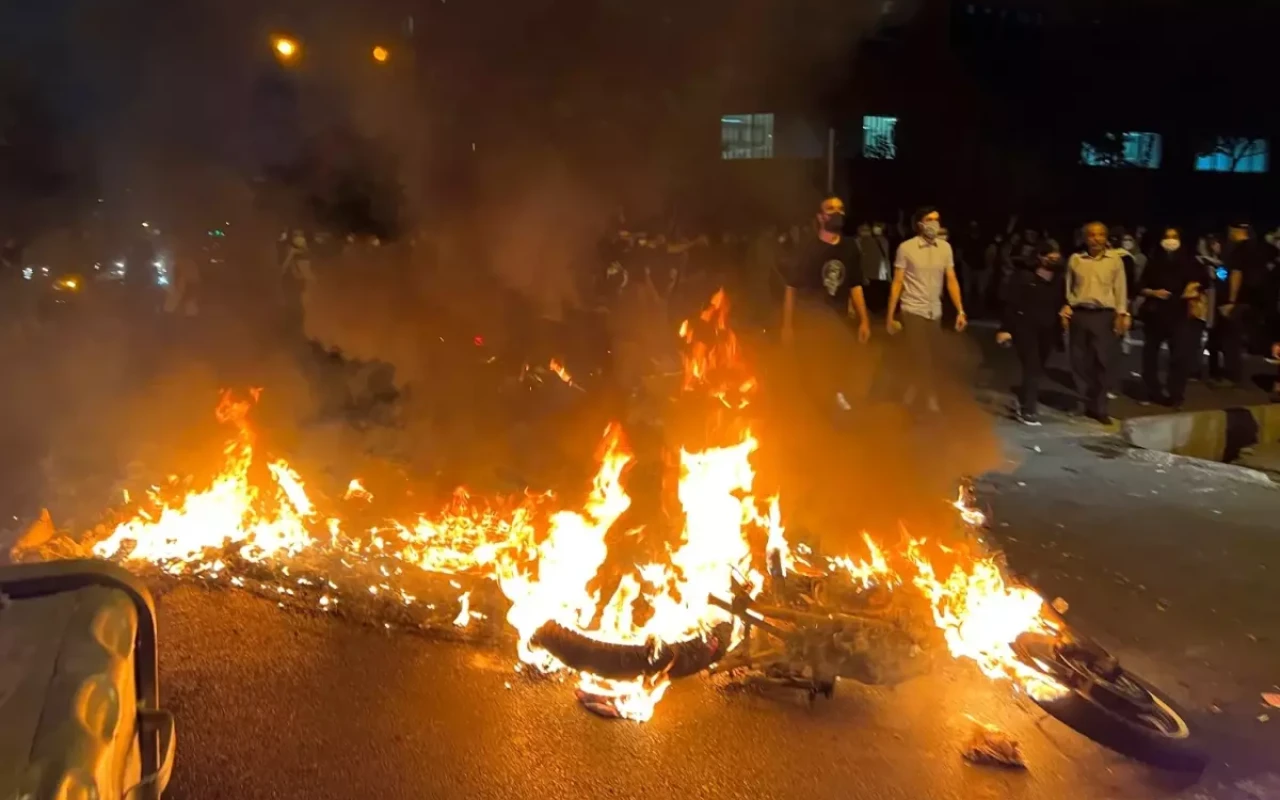 image-1768282314-iran-daki-protestolarda-hayatini-kaybedenlerin-19455451_2969_amp
