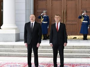 image-0085bb2706d2028fb898735f44ef861c