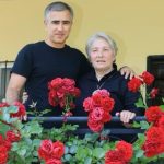 image-1783263252_-azerbaycanin-milli-qehremani-sehid-cavansir-rehimovun-anasi-lale-xanima-gosterdiyi-qonaqperve