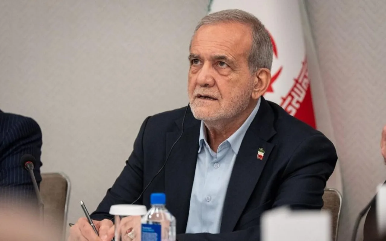 image-1790755684-pezeshkian-900x506