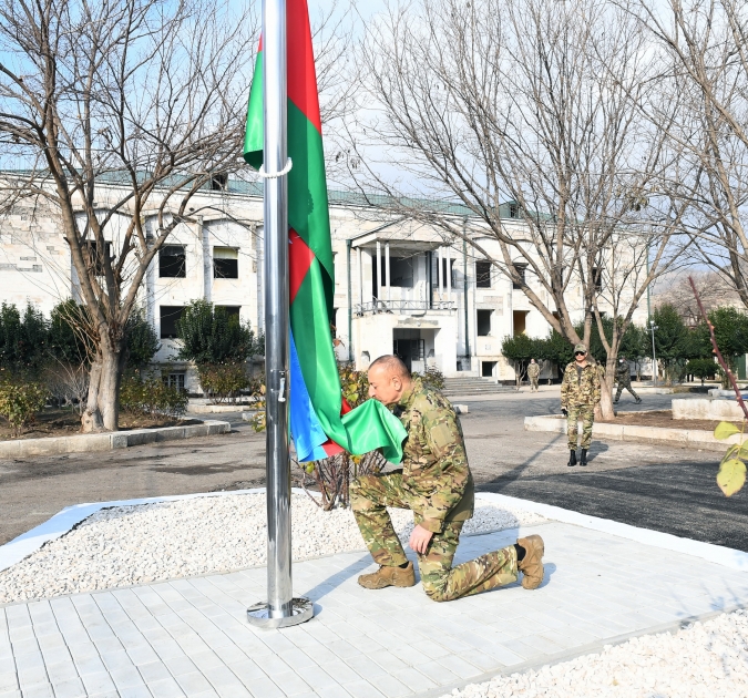 image-shekil-4-prezident-bayraq